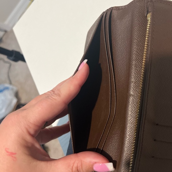 Authentic Louis Vuitton Damier Ebene Brazza Wallet - Picture 11 of 11